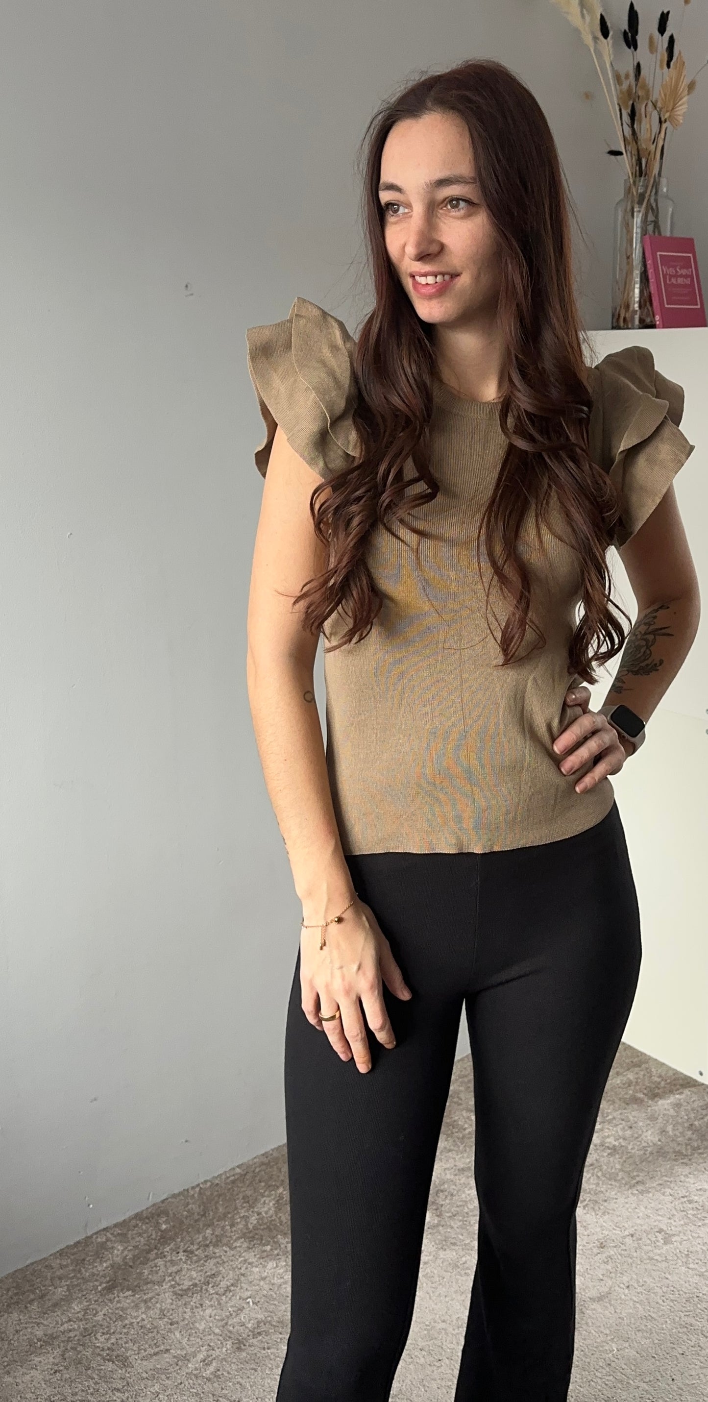 Shirt ruffle taupe